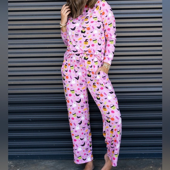 Mary Square Luxury Pajamas - Picture 1 of 7